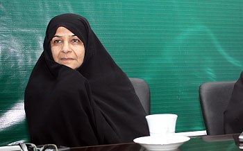 دولت یازدهم به صورت علنی فرهنگ اشرافیگری را ترویج می‌ دهد / ماجرای خروج اعتراض آمیز همسر دکتر صالحی از جشن کاخ سعدآباد