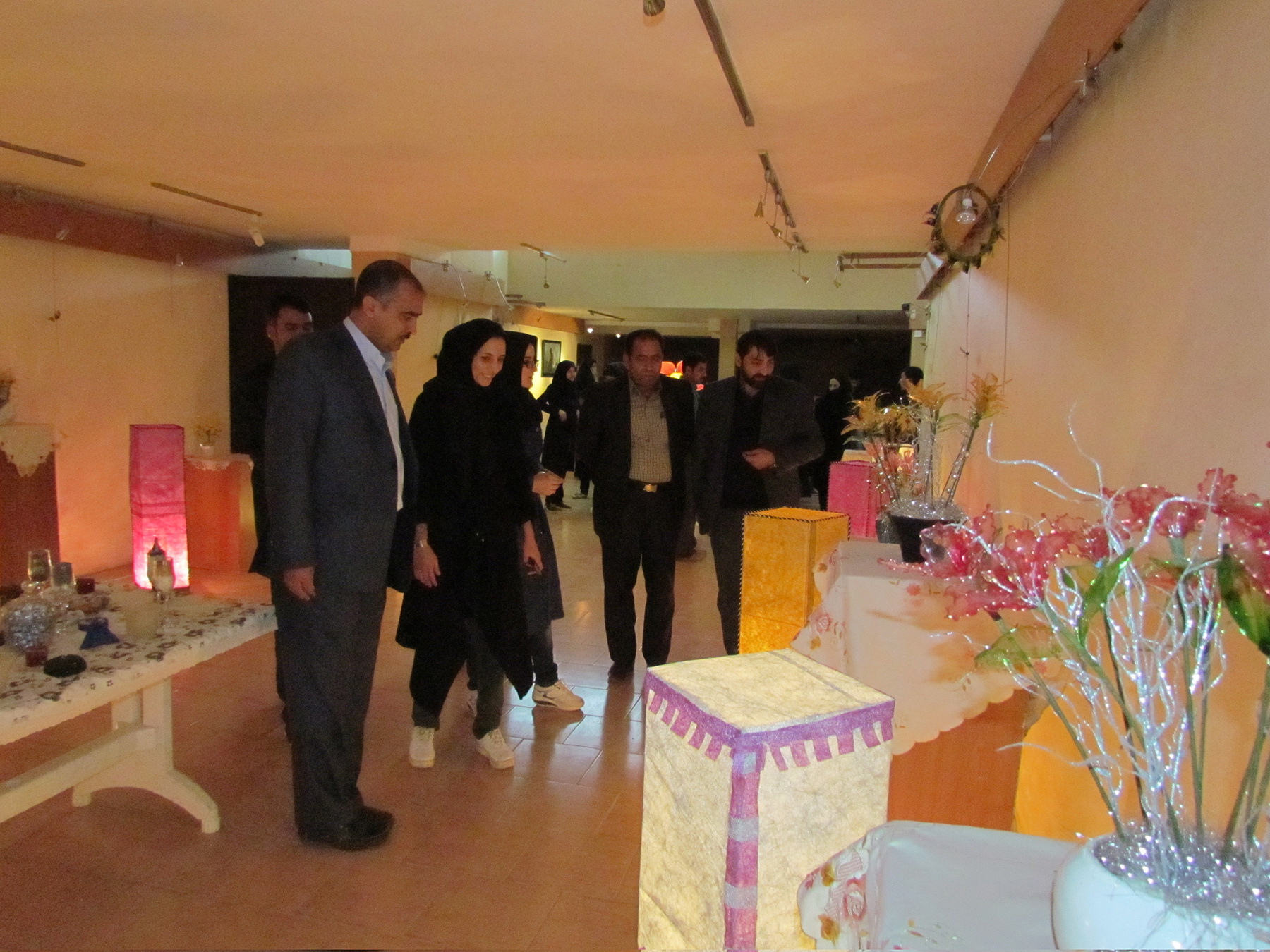 افتتاح نمایشگاه گلهای شیشه ای دررفسنجان
