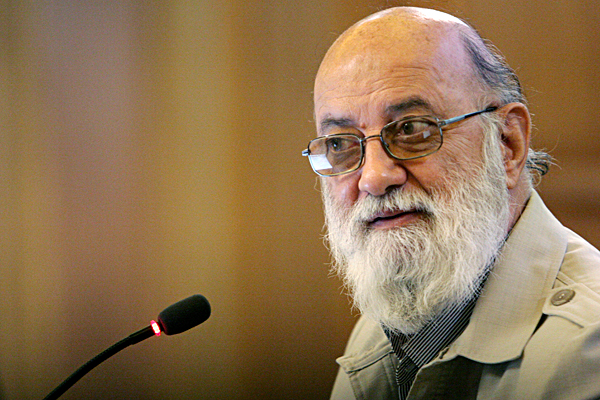 با ۱۷ رأی رئیس شورای شهر تهران اصولگرا ماند