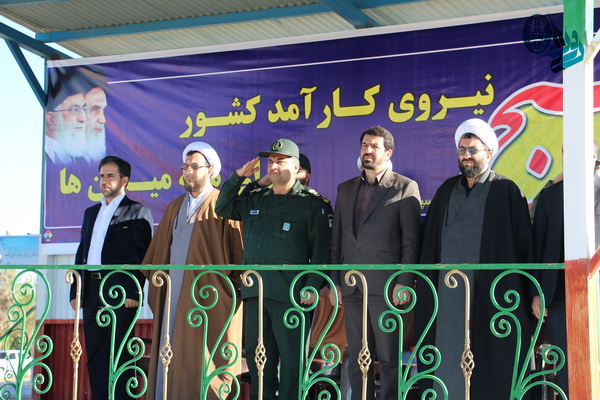 عکس/ صبحگاه مشترک به مناسبت هفته بسیج در رفسنجان