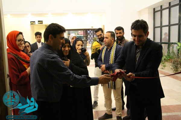 افتتاح نمایشگاه طراحی و نقاشی نجمه شمسی در رفسنجان/ عکس