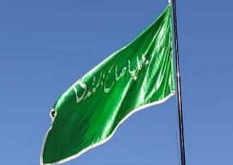 پرچم مسجد مقدس جمکران بر فراز میدان ولی عصر رفسنجان به اهتزاز درآمد
