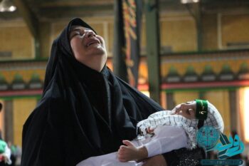 همنوایی مادران رفسنجان با رباب در همایش شیرخوارگان حسینی/تصاویر