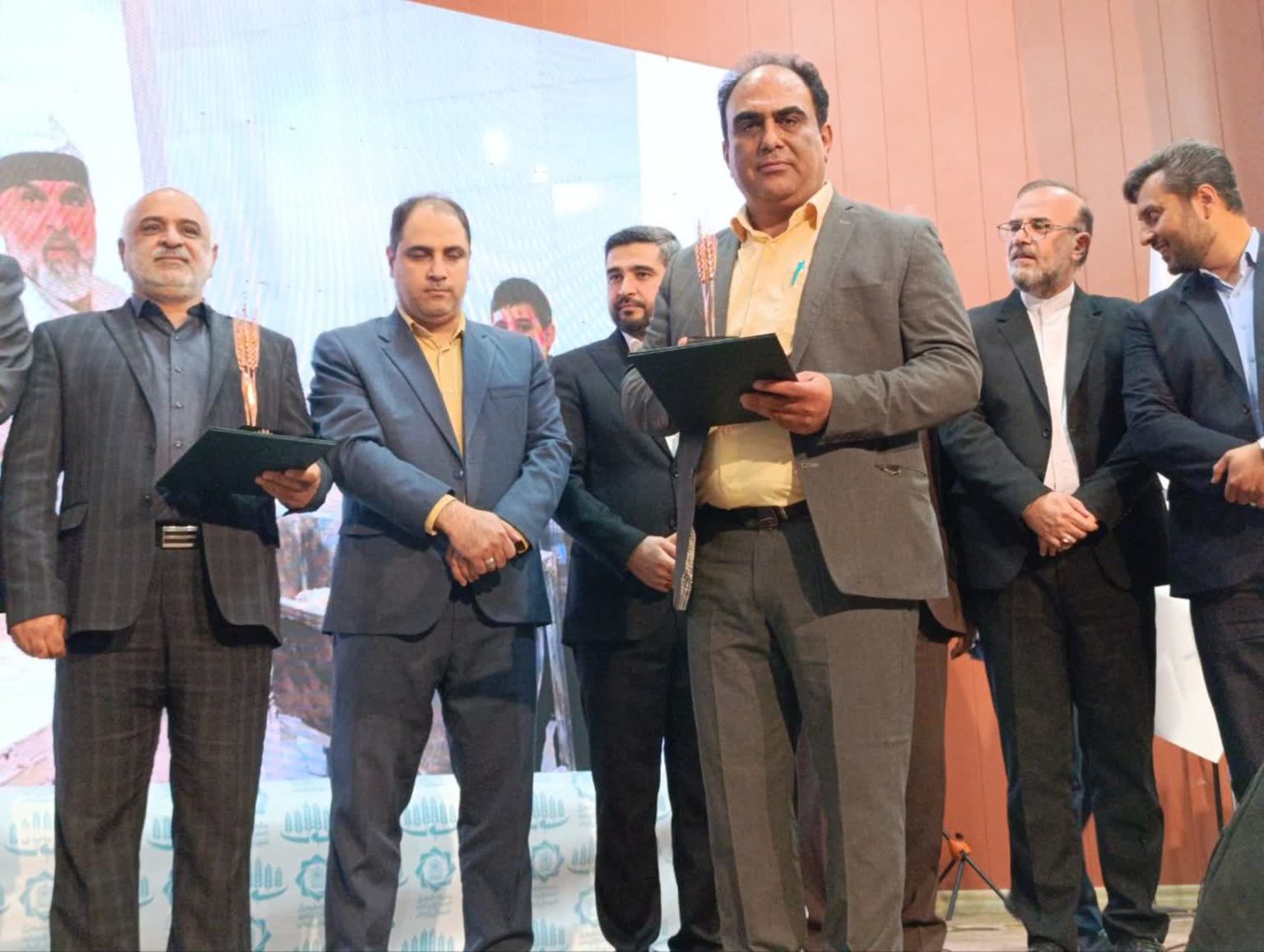 نان کرنو شهرستان انار به عنوان ۴ نان برتر کشوری انتخاب شد