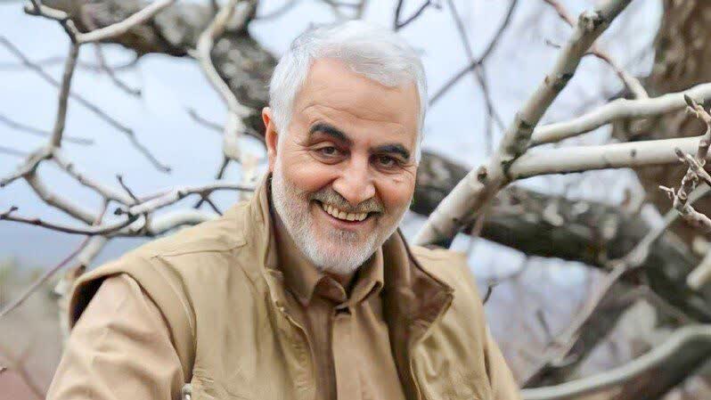 خاطرات هم‌رزمان حاج قاسم را از رادیو رفسنجان بشنوید