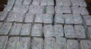 توزیع ۶۰۰ پرس غذای گرم میان نیازمندان رفسنجان توسط خیریه کوثر